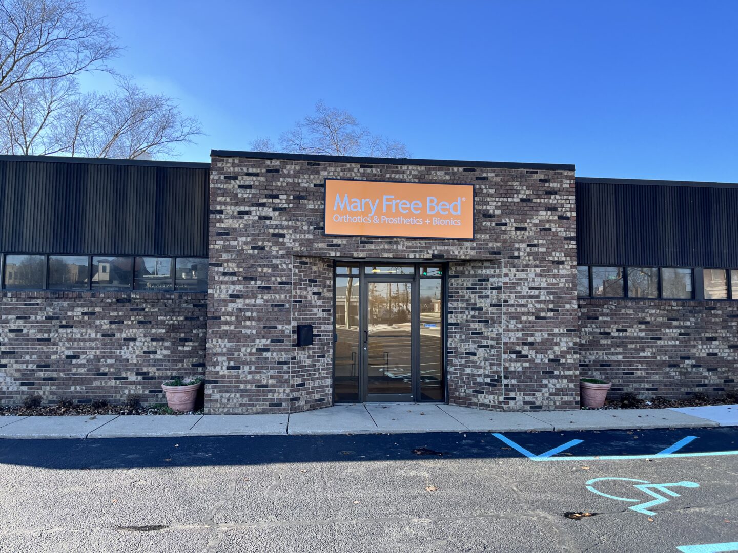 Exterior of Mary Free Bed South Bend location.