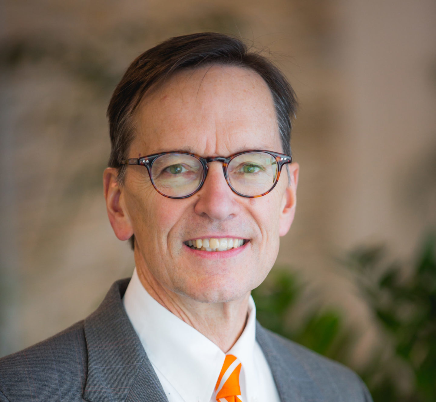 Dr. Michael Jakubowski