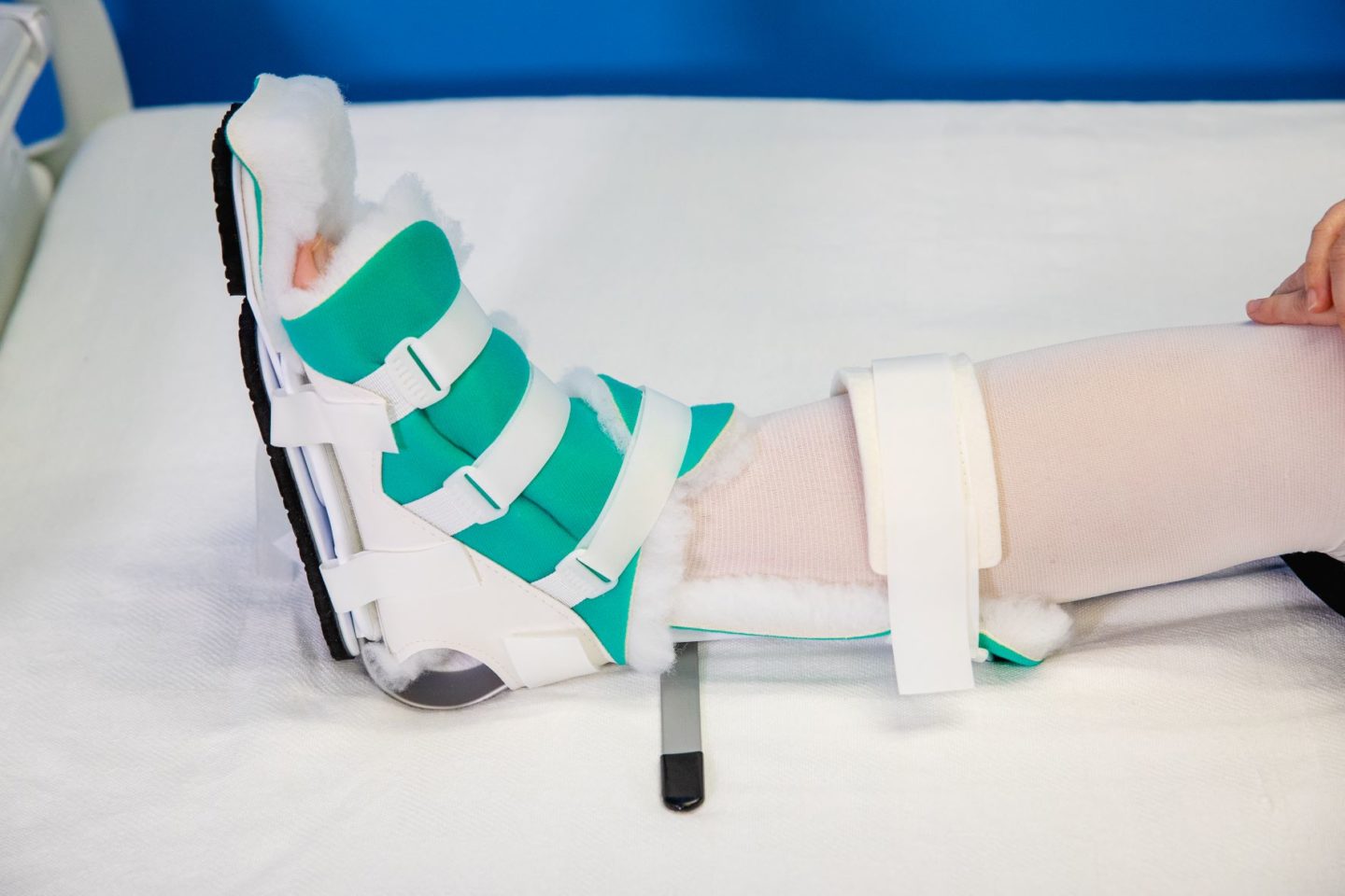 Dr. Gupta's Commitment to Patient Orthopedic rehabilitation 7 orthotic brace patient handout phase 1 and 2 7758 rez