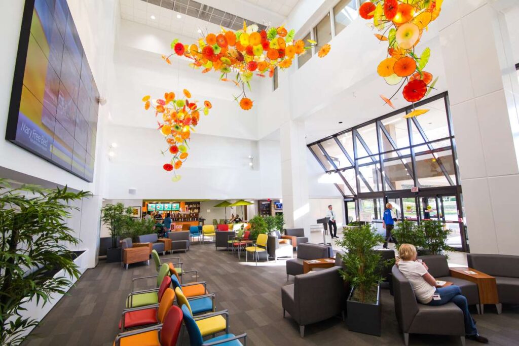 Massive blown-glass installation fills Mary Free Bed atrium 23 EI0C5981res 1