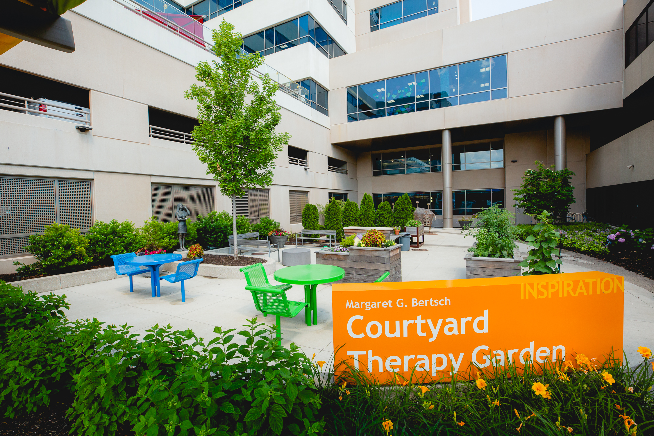 Facilities 8 building_and_landscape_west_addition_therapy_garden_summer_2020-9095