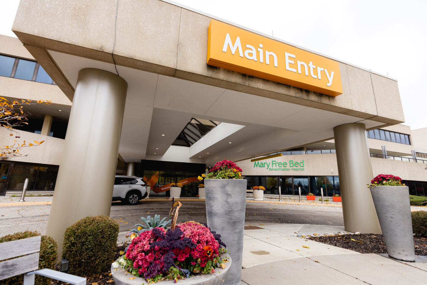main entry of Grand Rapids hospital